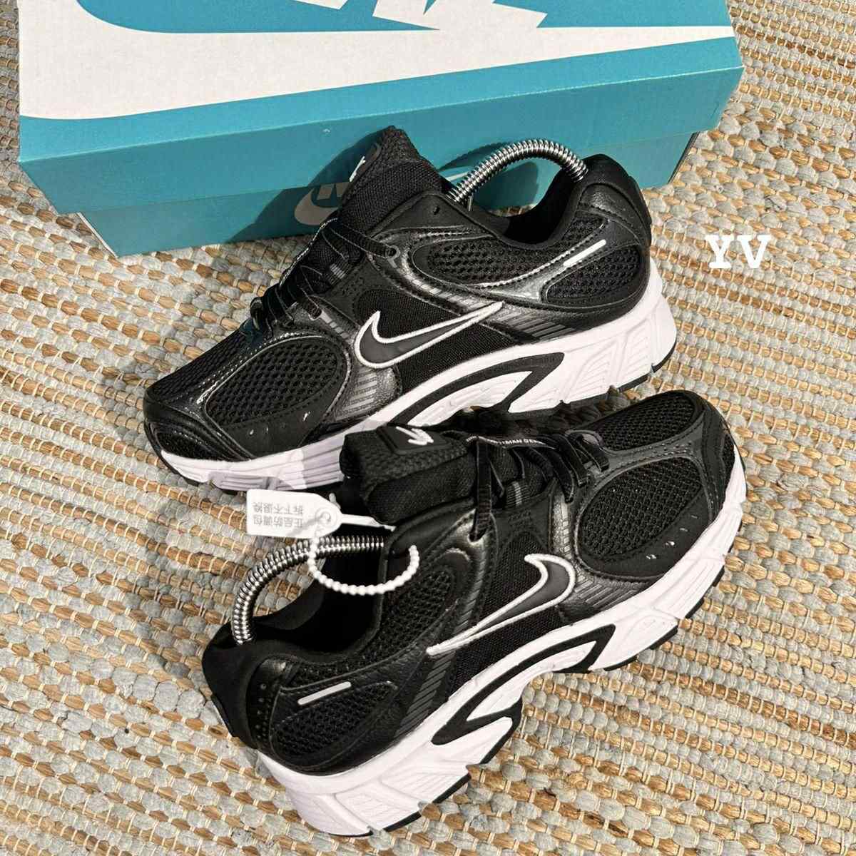 NIKE V2K MUJER