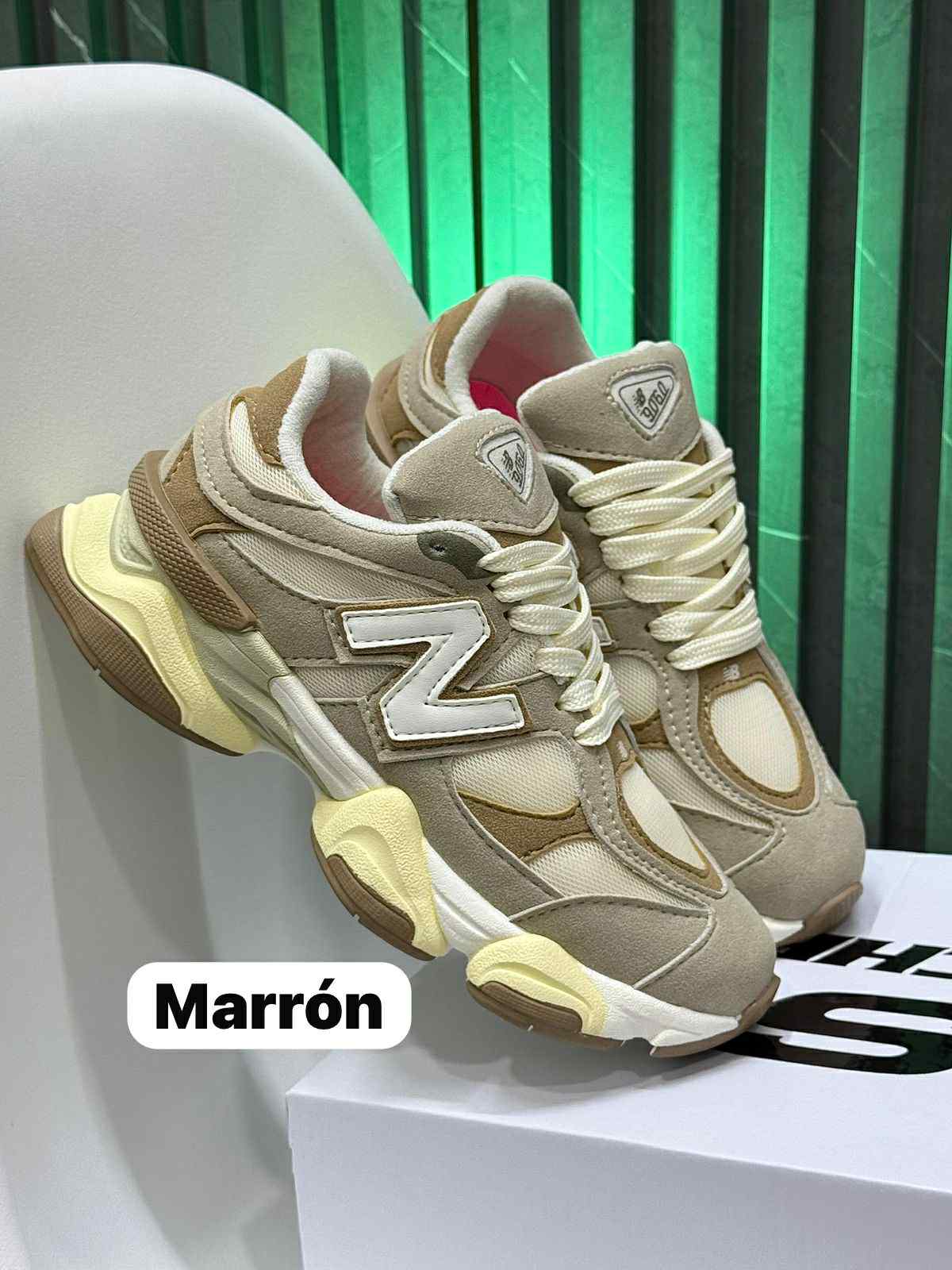 NEW BALANCE 9060  MUJER