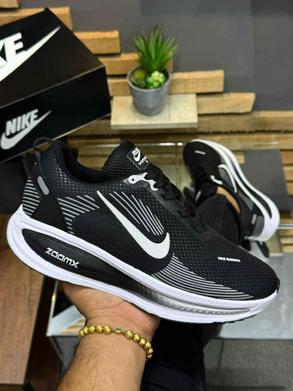 Nike Vomero 18 Hombre