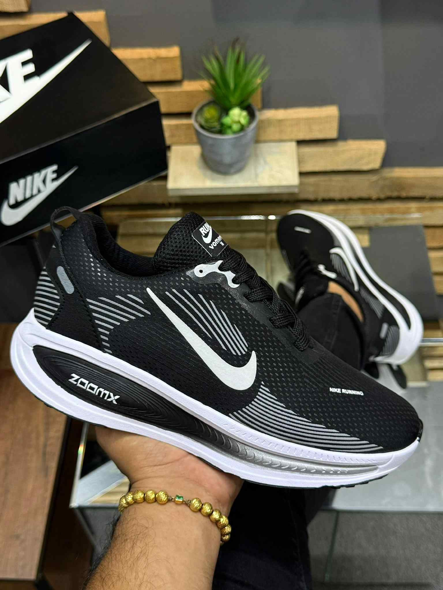 Nike Vomero 18 Hombre
