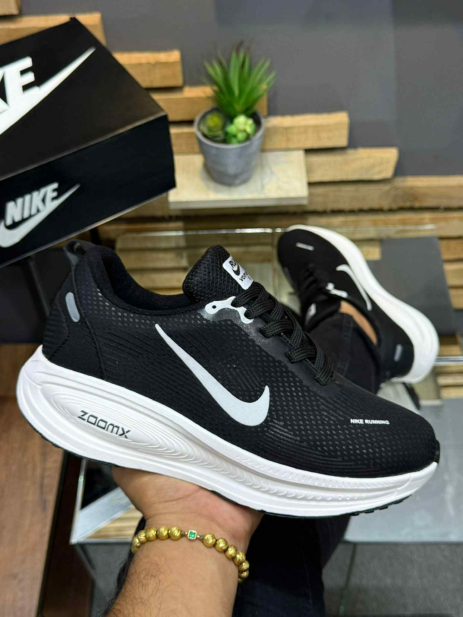 Nike Vomero 18 Hombre