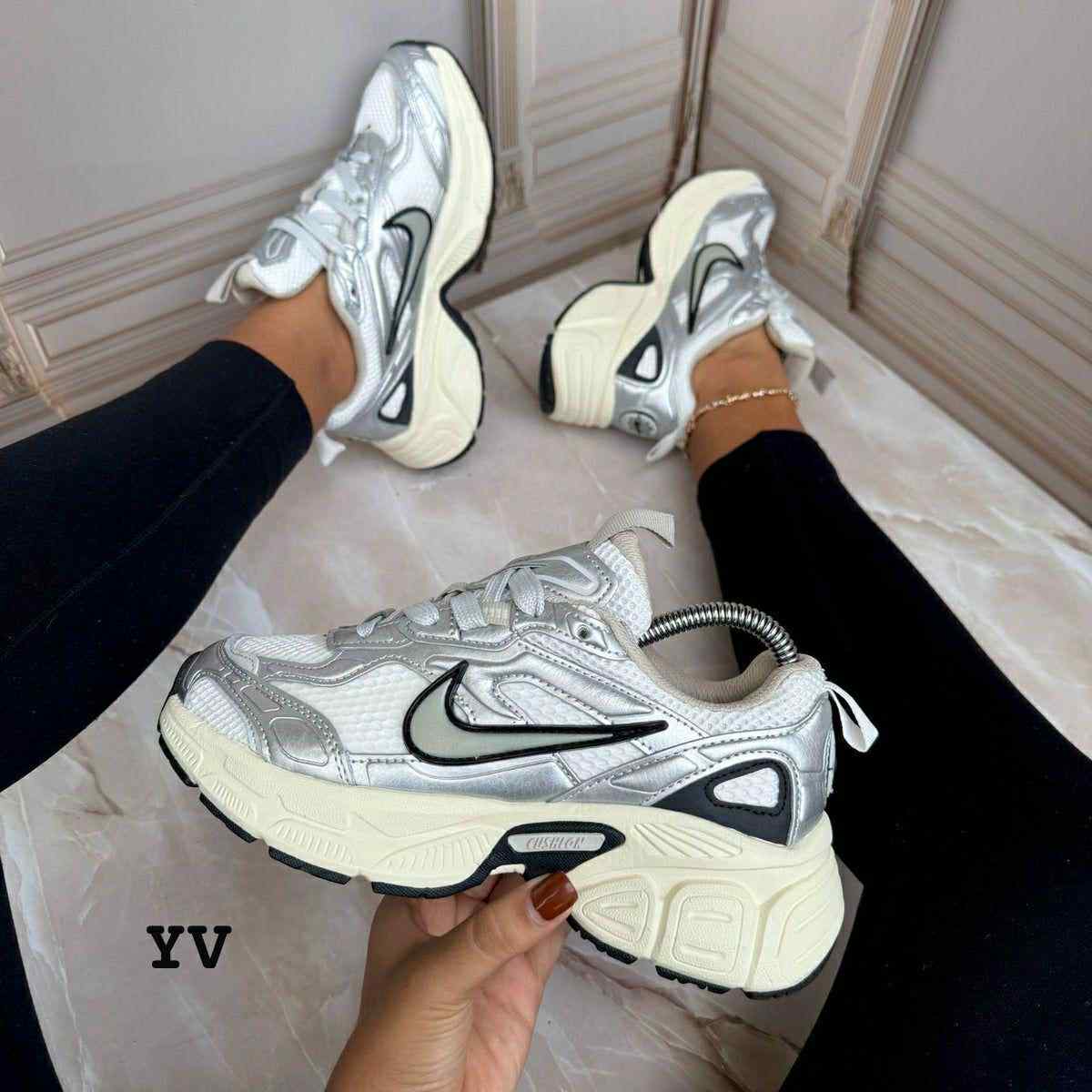 NIKE V2K MUJER