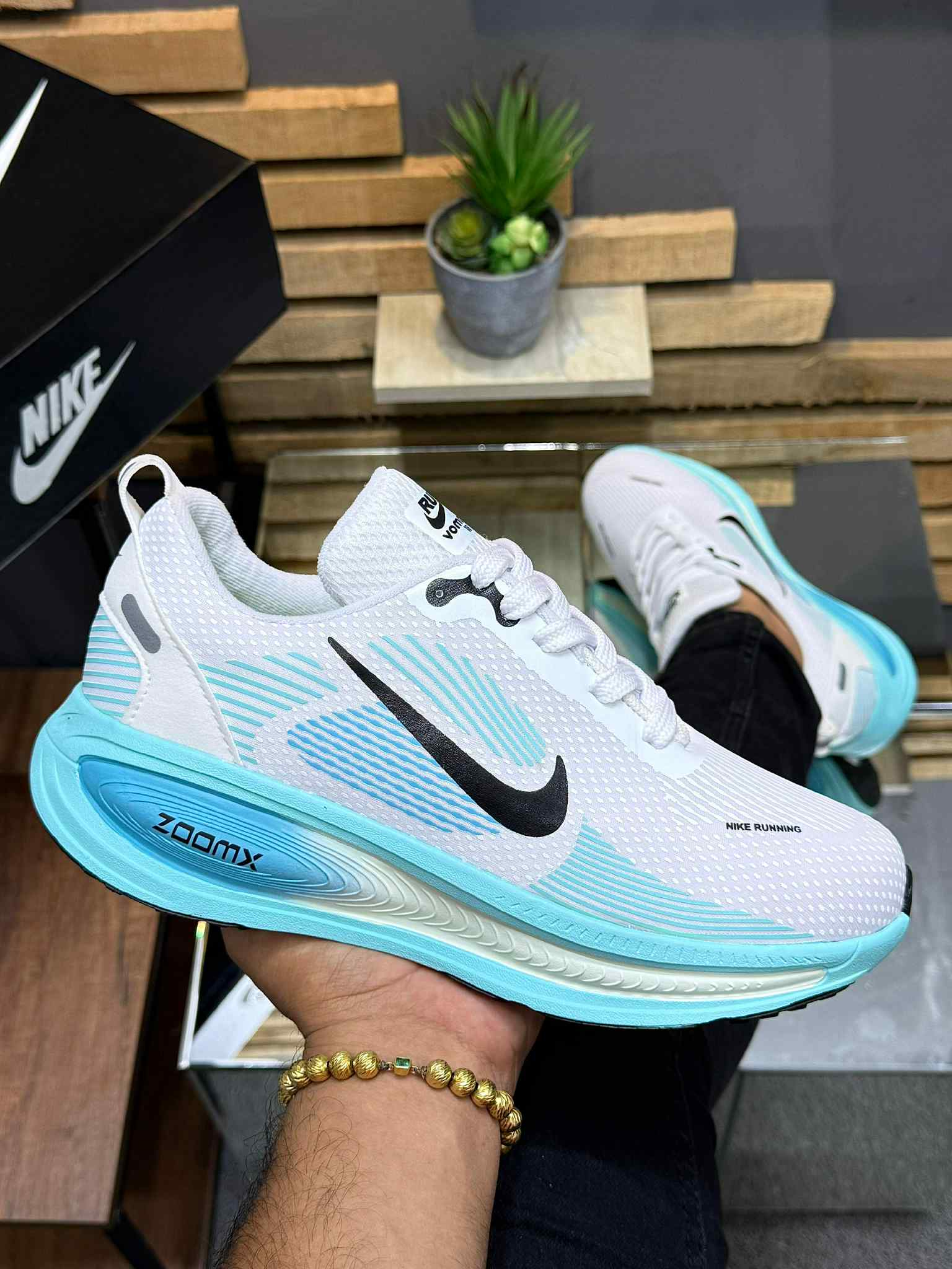 Nike Vomero 18 Hombre