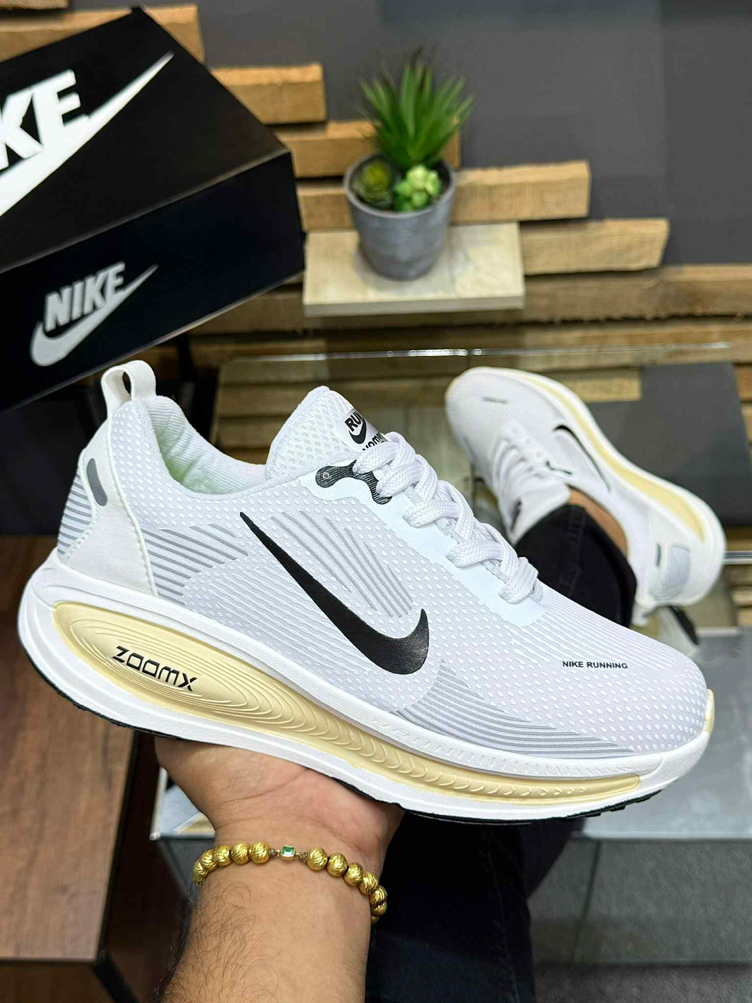 Nike Vomero 18 Hombre