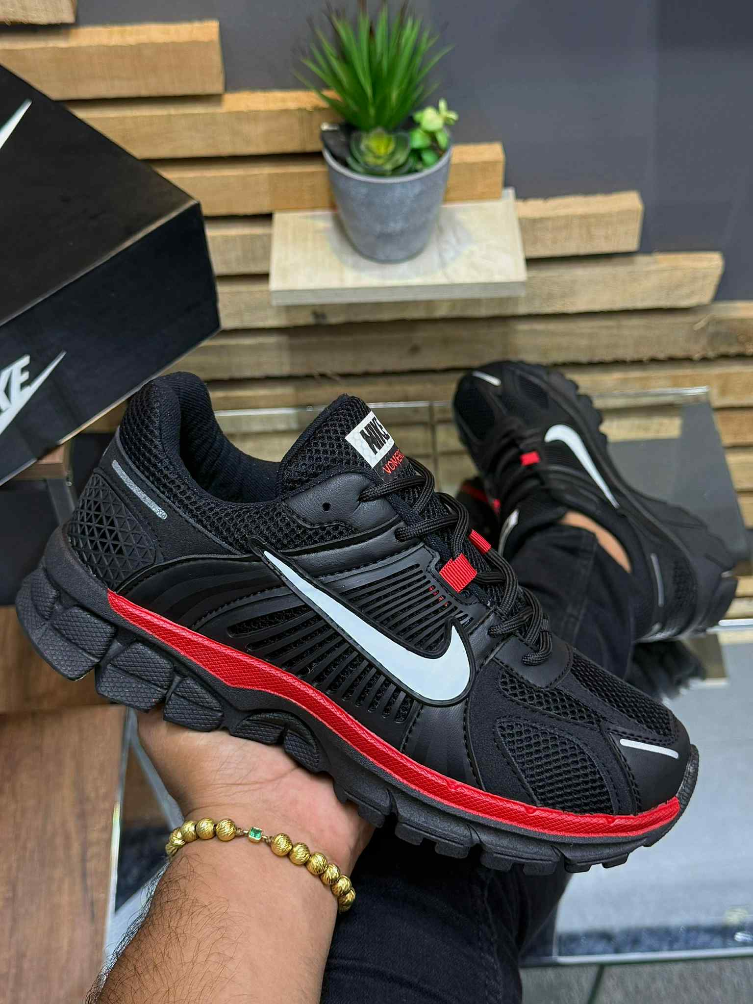 NIKE VOMERO5 UNISEX