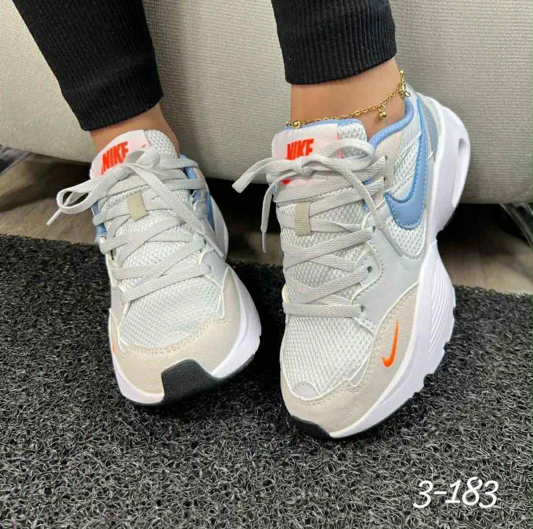 NIKE FUNSION MUJER