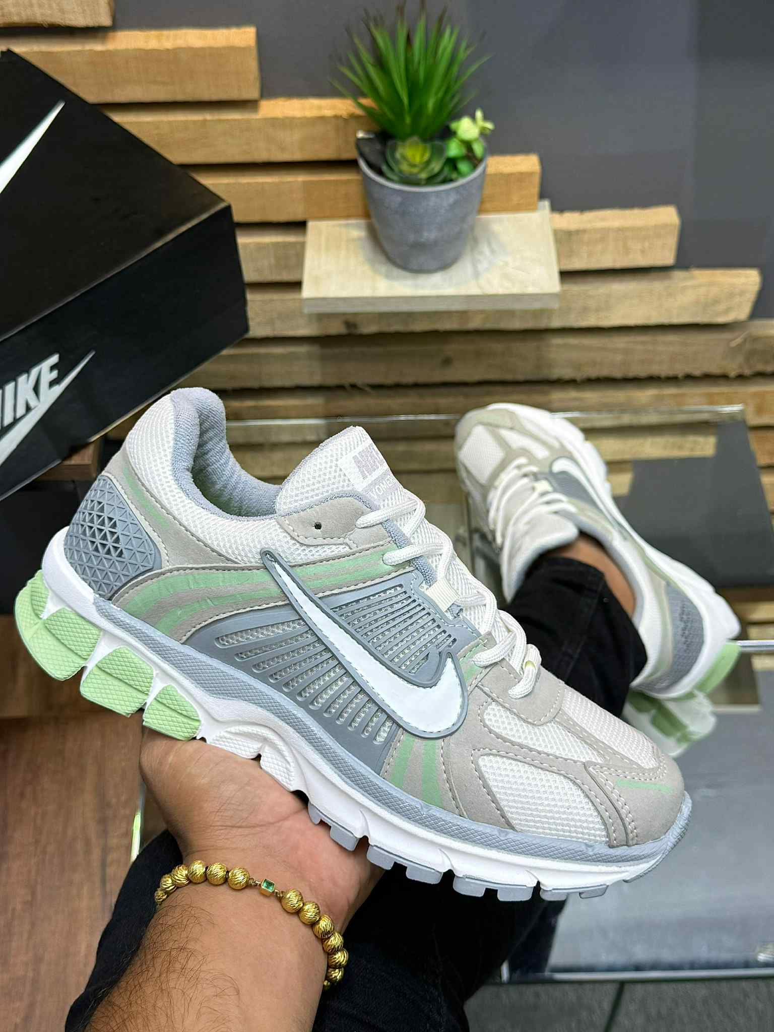 NIKE VOMERO5 UNISEX