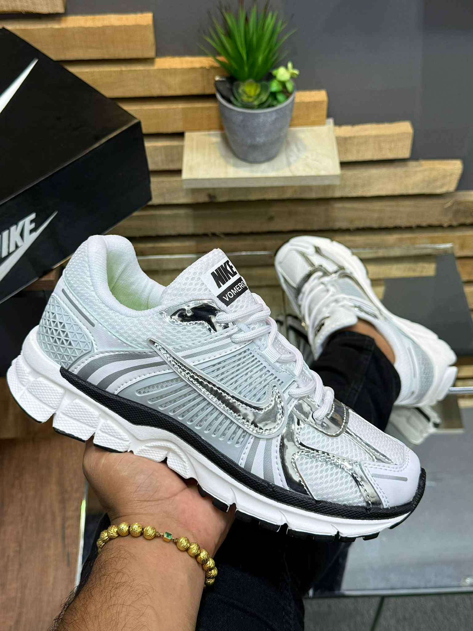 NIKE VOMERO5 UNISEX